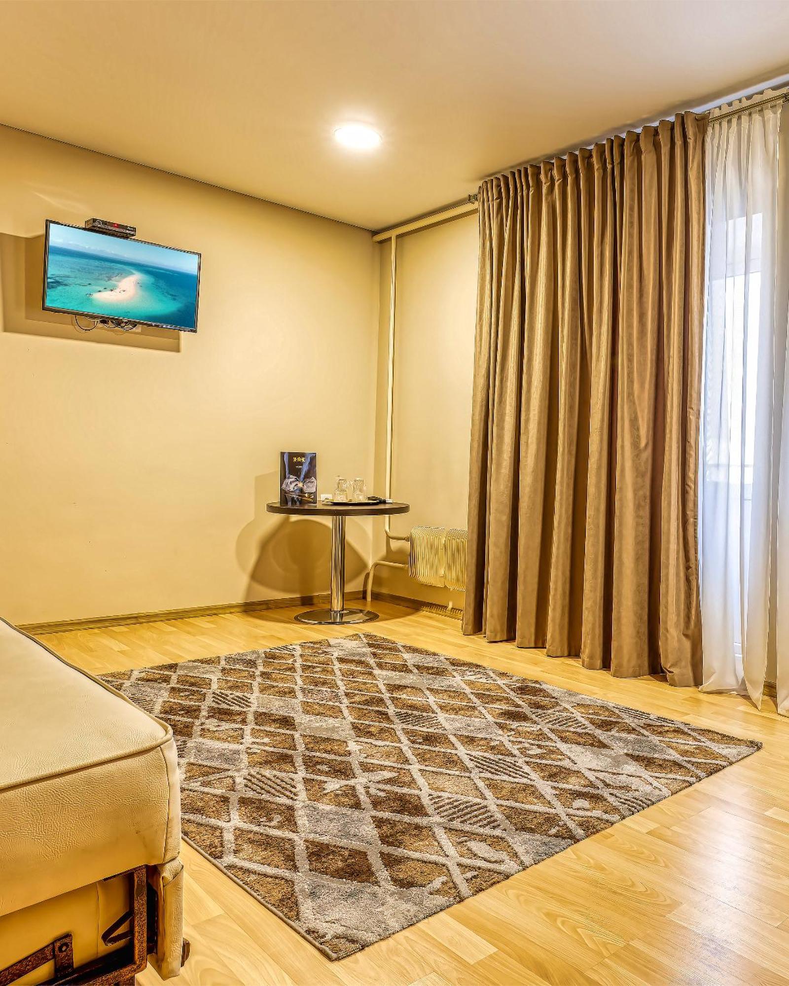 Sv Hotel, Restaurant & Airport Parking Todiresti  Bagian luar foto