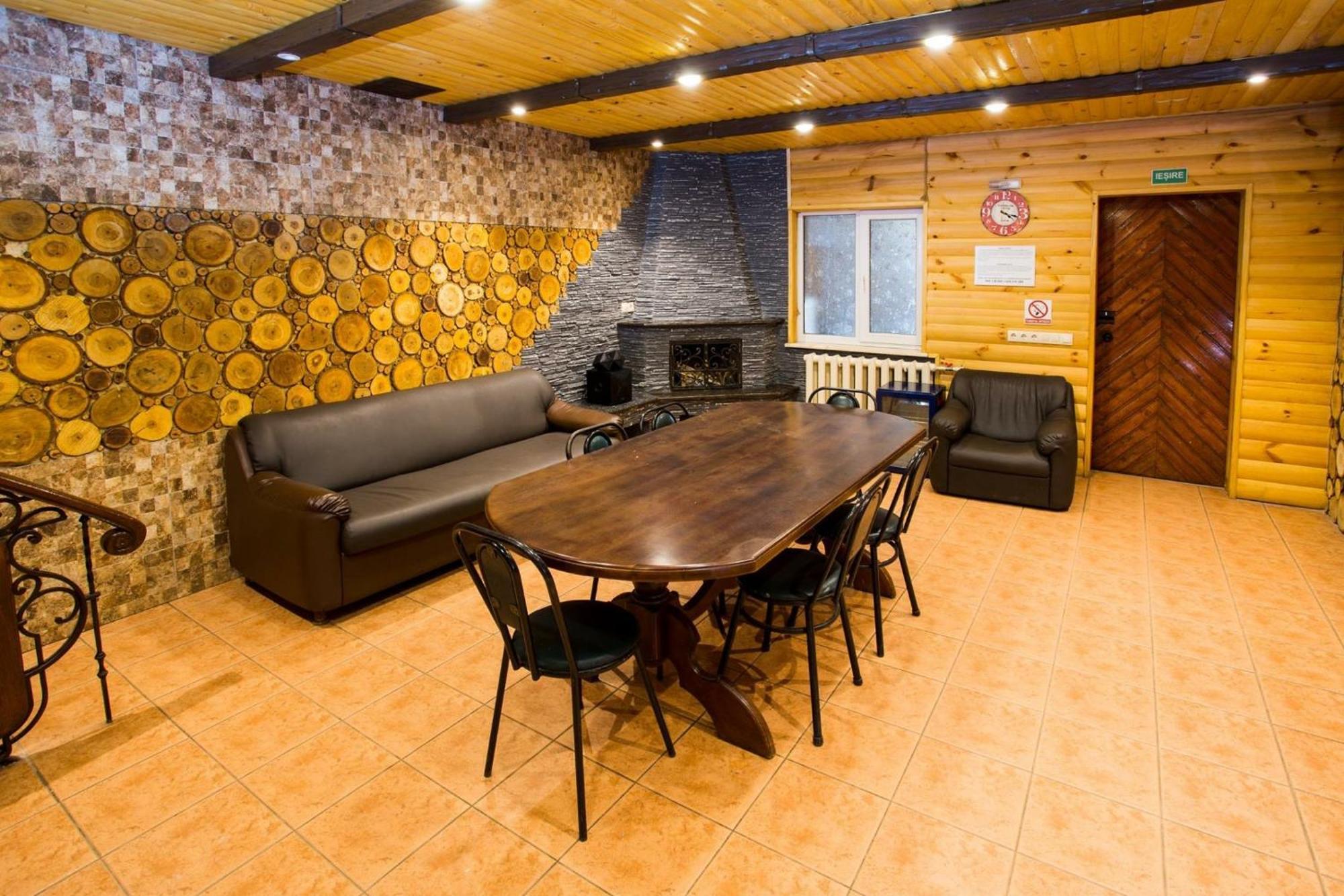 Sv Hotel, Restaurant & Airport Parking Todiresti  Bagian luar foto